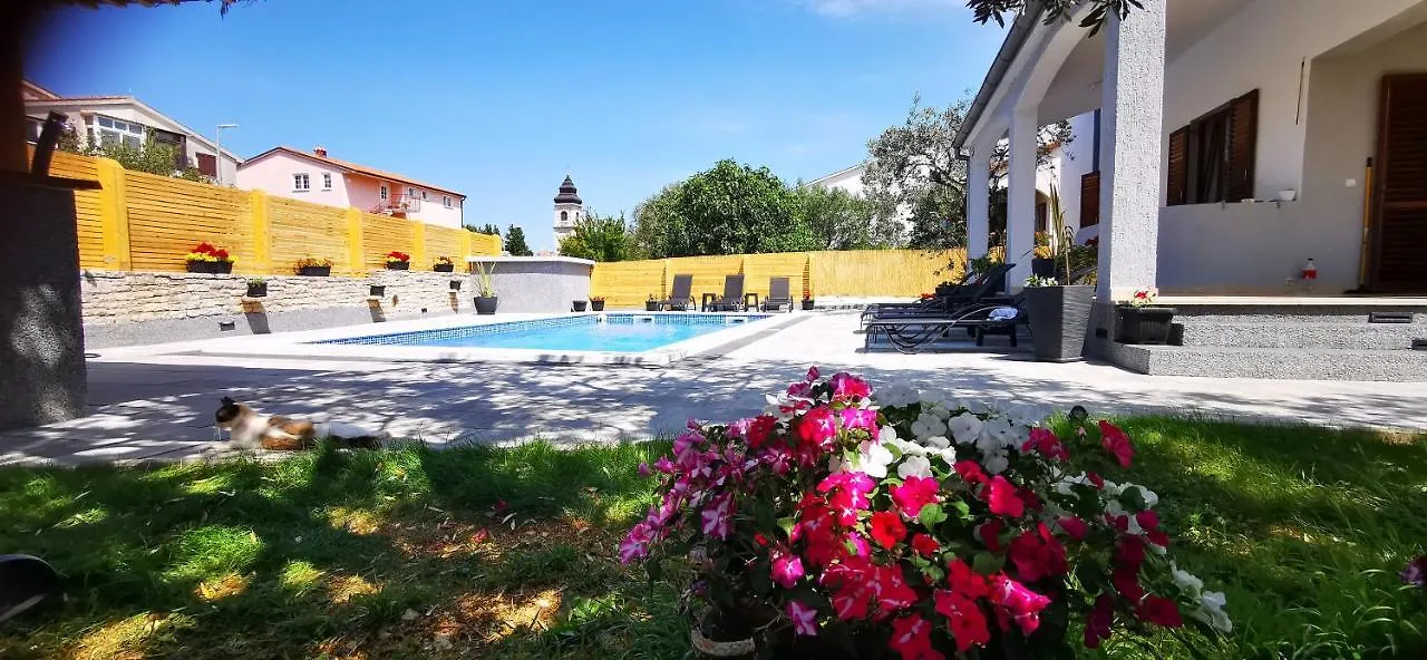 Apartment Olive Tree Garden&Poll View 4 Plus 2, 130 M2 With Tiki Bar Peroj